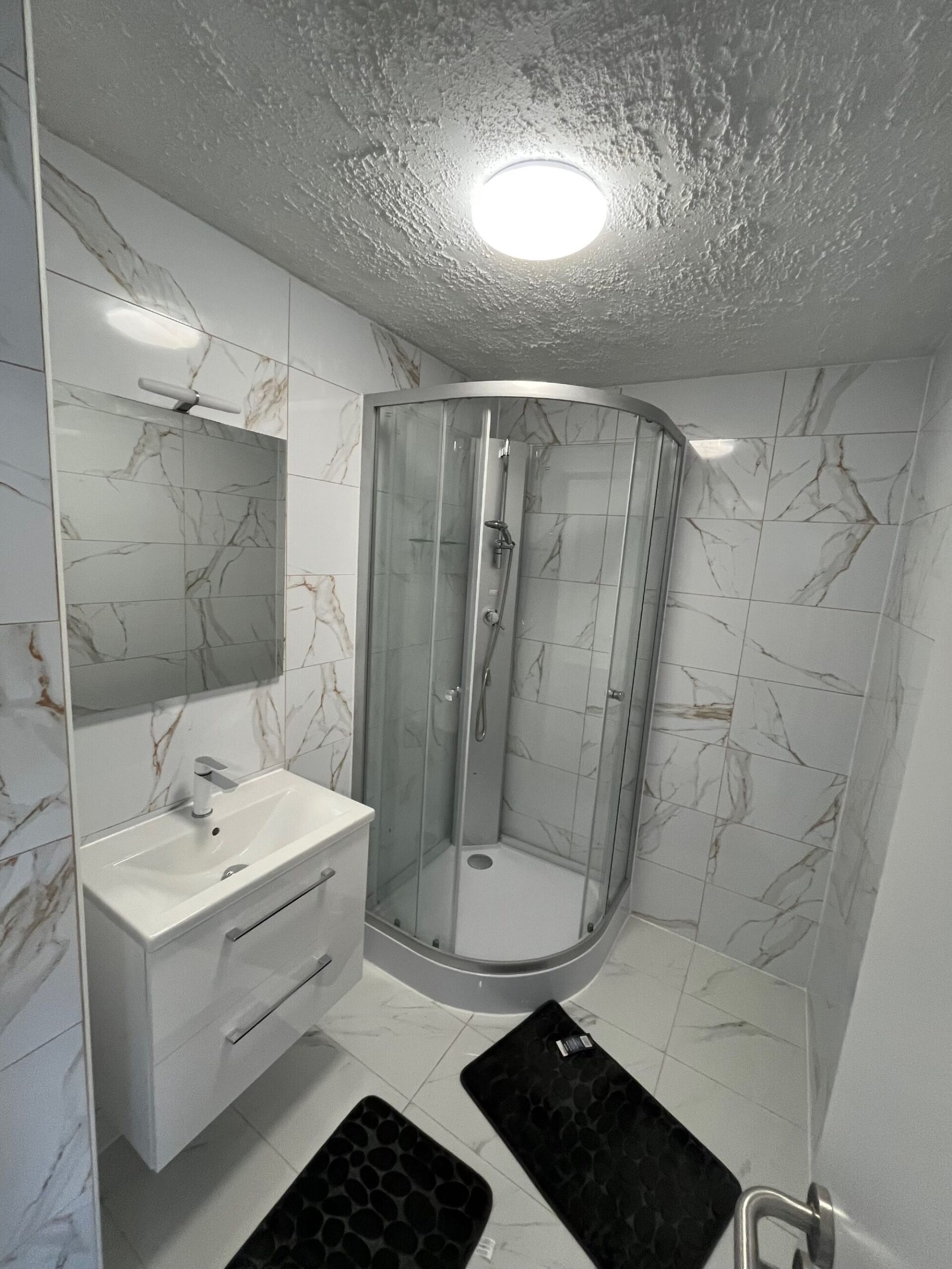 Monteurzimmer im Haus Jovanovic: Bad mit Dusche